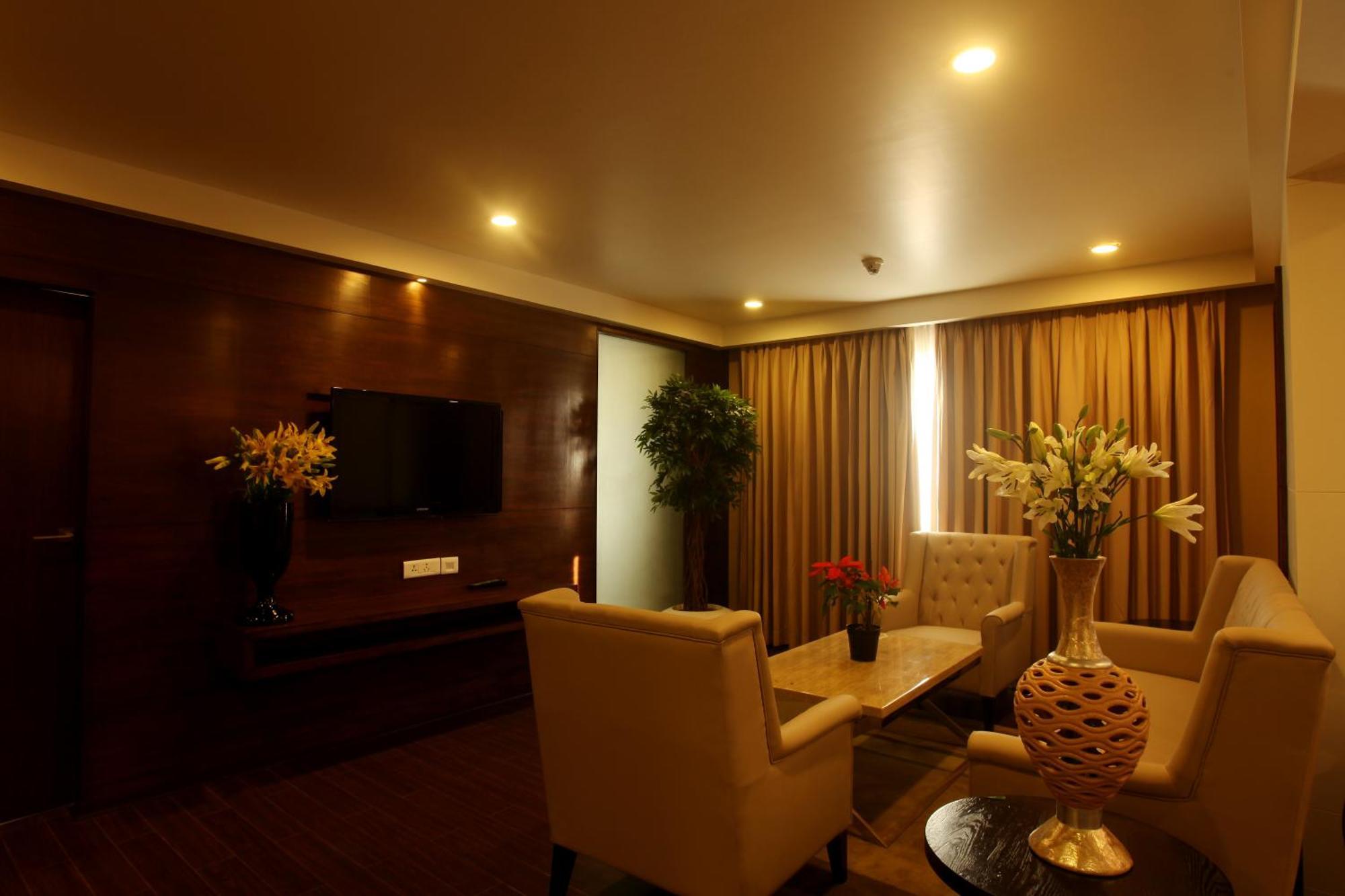 Paradigm Sarovar Portico Kakinada Exterior photo