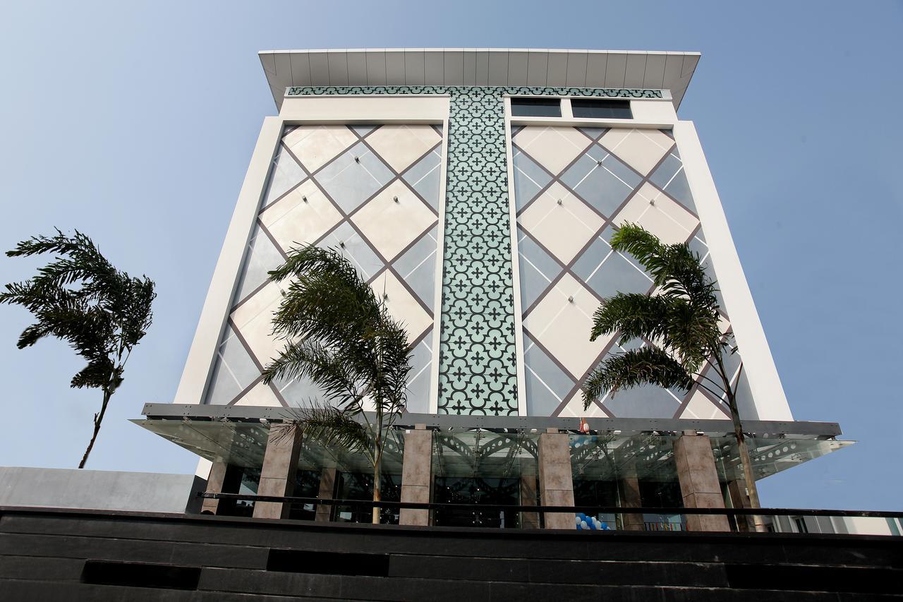 Paradigm Sarovar Portico Kakinada Exterior photo